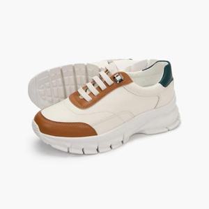 무크 세이브존07 스티치 포인트 스니커즈 522301AZ