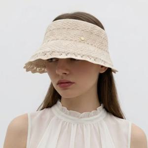 [헤지스] 아이보리 로고장식 라피아 썬캡 HIHE6E507IV