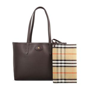 26 SS 버버리 로고 패치 체크 리버서블 레더 토트백 8119616