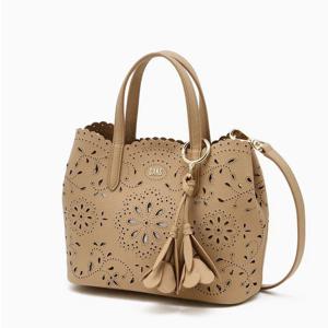 [닥스핸드백] 베이지 펀칭배색 소가죽 토트백 DCBA6E575I2