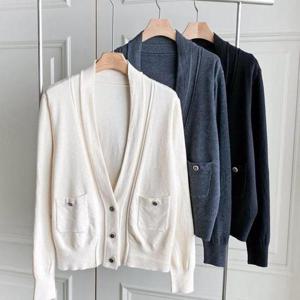 [다잇템]여자 V넥 버튼 박시핏 비스코스 가디건 (30621137A)