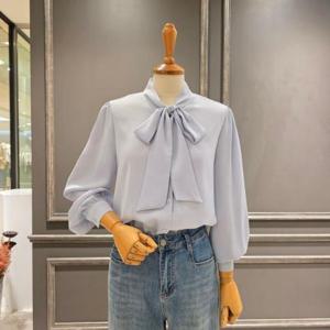 [아니베에프]A62WTB440_리본 새틴 블라우스