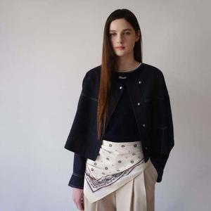 플라스틱아일랜드  (PS2WJ381) 배색 라운드넥 크롭 자켓