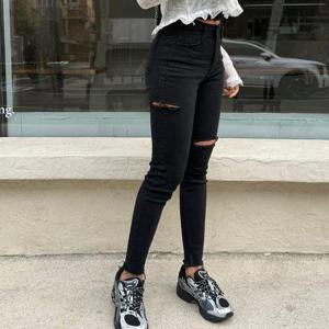 [다잇템]여자 편한 검정데님 허벅지컷팅 데님팬츠 (33374338A)