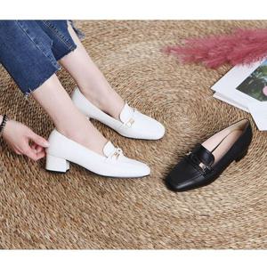 여성 신상 높은 굽 태슬 로퍼 블랙 화이트 여성구두 로퍼