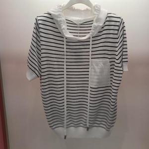 Latium HC06 찰랑찰랑하고 매끄러운 스판 스트라이프 루루 반팔 후드 니트티 T2621sw03I