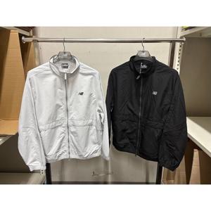 뉴발란스 에센셜 스텐넥 우븐자켓 남여공용 BB NBNAGCO213 16 19 39 60 62