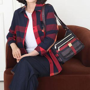 [쉬즈마담]A42433 초경량 체크 멀티 포켓 크로스백 50대 엄마옷