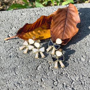 [폭스타일] 자개 앤 펄 리본 귀걸이