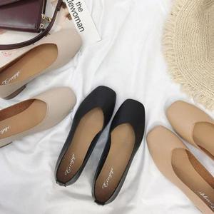 여성스트랩힐 단정한 스타일 여자 플랫구두 우드굽 로우힐 3컬러