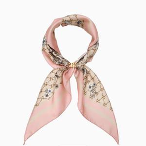 [헤지스] 베이지 플라워 실크 스카프 HISC6E635I2