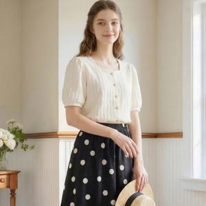 [포커스]스퀘어넥 엠보 블라우스 PBBF6M1BL5571