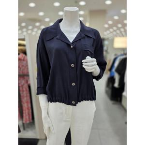 [더아이잗]클레어 오픈칼라 블라우스 IR7A0BL381470_DJ