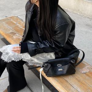 [질스튜어트] [AUBE] 가죽 오브 장식 크로스백 S 블랙 JABA6F106BK