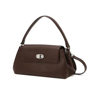 [질스튜어트] [AUBE] 가죽 오브 장식 크로스백 S 다크브라운 JABA6F116W3