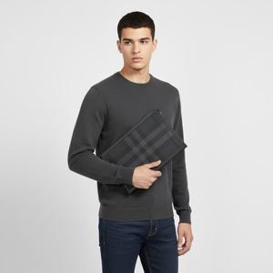 BURBERRY 26SS CHECK ZIP POUCH (8070205) (체크 지퍼 파우치)