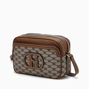 [헤지스] 브라운 시그니처 패턴 미니크로스백 HIWA4F520G2