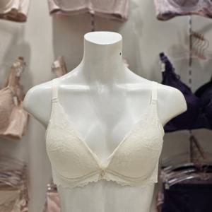 [트라이엄프] 드리밍 딥브이 레이스 브라 TEWBR111 CRM