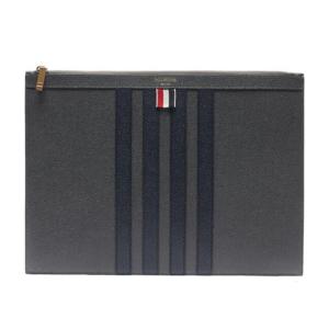 [톰브라운]23SS 남성 페블 그레인 미디엄 클러치백 (MAC155A 001