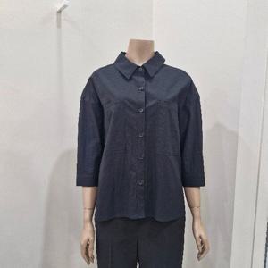 [더아이잗]더아이잗 백버튼 포인트 셔츠 블라우스 IR4M0BL831