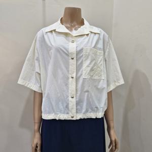 [더아이잗]더아이잗 밑단 스트링 반팔 블라우스 IP7A0BL351