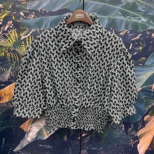 [르니앤맥코이]밑단밴딩셔링숏블라우스MN07BL6700_IC