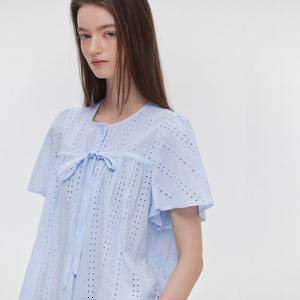 [마리끌레르] [정가79,000원] 레이스 라운드넥 리본 블라우스(MAGBBL02MSB)