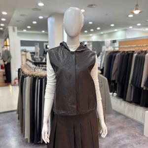 [쉬즈미스]페이크 레더 후드 베스트 SWWVTP120101