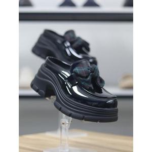 바이로쏘 세이브존06 키높이 청키 통굽 라운드 토 뮬 7cm 리본 블로퍼 (BY)26S130J24AI2