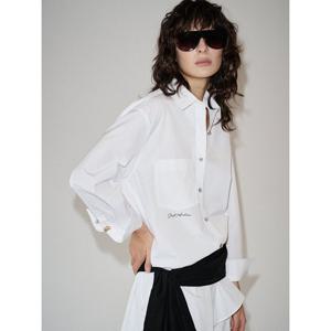 [아이잗컬렉션(피)]시그니처 레터링 포인트 오버 셔츠 CS4A0BL411