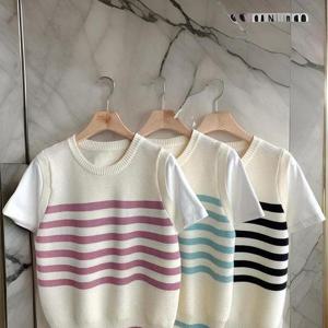 [다잇템]여성 코디 줄무늬 비스코스 반소매 니트 (33044131A)