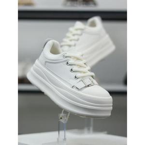 바이로쏘 세이브존03 버클 포인트 5.5cm 플랫폼 스니커즈 운동화 (BY)AQA26S13046BJ2