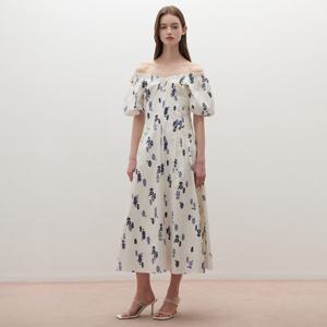 [SATIN] 플라워 퍼프소매 오프숄더 원피스 O262T655