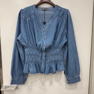 [르니앤맥코이]브이넥 셔링 데님블라우스MN04BL607_YS