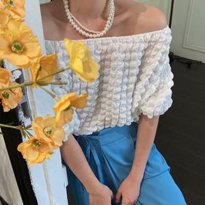슈팅스타 / 오프숄더 퍼프 와플패턴 반팔 블라우스 226239