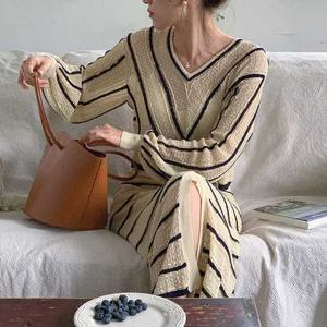 슈팅스타 / 브이넥 시스루 니트 스커트 투피스 262089