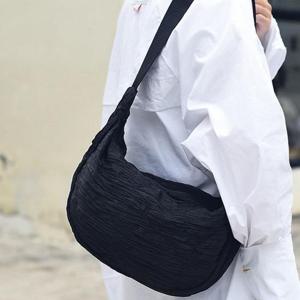 [라일리] Rly 남녀공용 주름 포인트 반달 미니 숄더 크로스백 가방