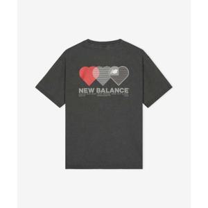 뉴발란스 NEW BALANCE NBNEG2A073 UNI NB 하트 그래픽 반팔티 (CHARCOAL) NBNEG2A073_60 451061