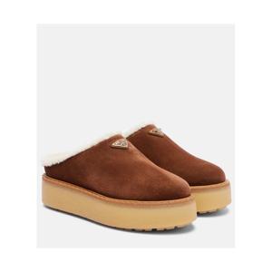 프라다 Evolve 시어링 트리밍 스웨이드 플랫폼 뮬 P01100244