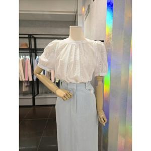 에이비에프지 ab.f.z  넥단추  퍼프 자수블라우스 (AEZ2ZB33) AEZ2ZB33