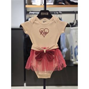 플레이키즈프로 나이키키즈 25 F W 베이비 스우시 온 포인트 바디슈트 A253UU872P A253UU872P