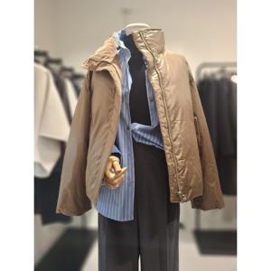 쉬즈미스 쉬즈미스 (SSDJPP41010) 하이넥 크롭 덕다운 점퍼 SSDJPP41010