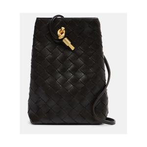 보테가베네타 Andiamo 인트레치아토 레더 폰 파우치 P01117809