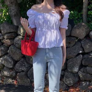 슈팅스타 / 오프숄더 셔링 주름 밴딩 반팔 블라우스 361223