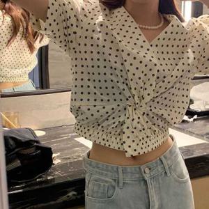 슈팅스타 / 꼬임 퍼프소매 도트무늬 땡땡이 블라우스 233842