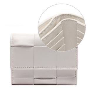 [보테가베네타] 23FW 여성 카세트 3단 반지갑 (750245 VCQC1 9009 23F)