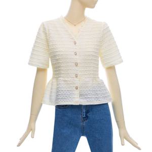 FOCUS  레이스 V넥 페플럼 엠보 블라우스 PBBF5M1BL5031