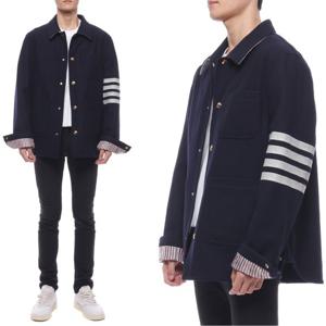 [톰브라운] 24FW 남성 사선 스트라이프 울 캐시미어 재킷 (MJO220U F0522 415 24F)