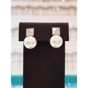 볼라레 세이브존01 오스트리아 스톤 사각 볼드 귀걸이 LE692