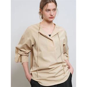 제너럴아이디어 슬릿 넥 케이프 블라우스 [BEIGE] GF1LBL509 383864
